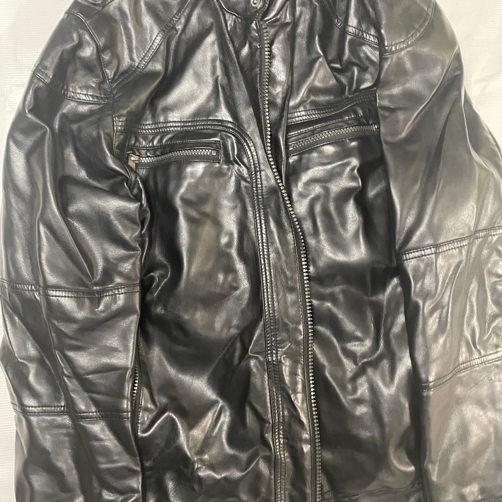 Leather jacket - Picture 2 of 3